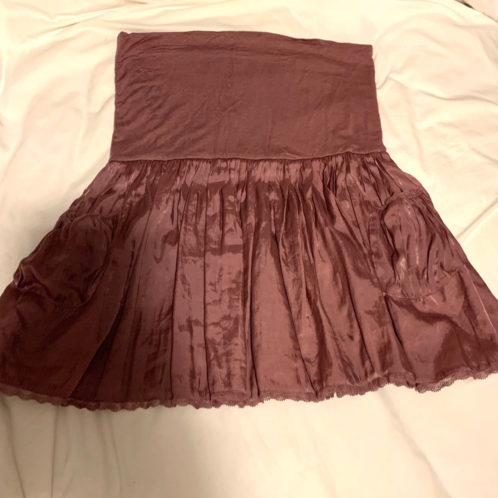 Mauve flowy mini skirt with lace